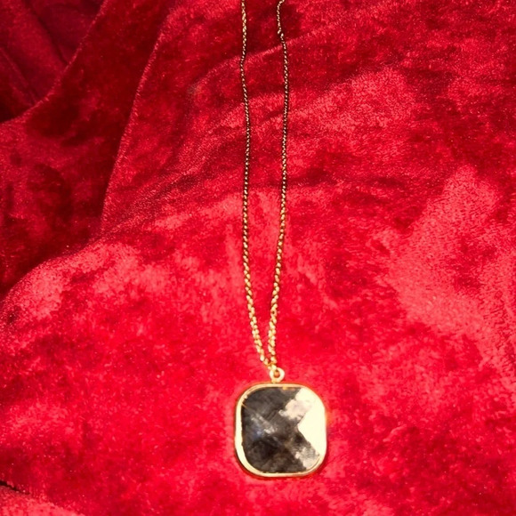 Vintage style Mother  of Pearl Smoky Square Pendant Necklace - Picture 3 of 12